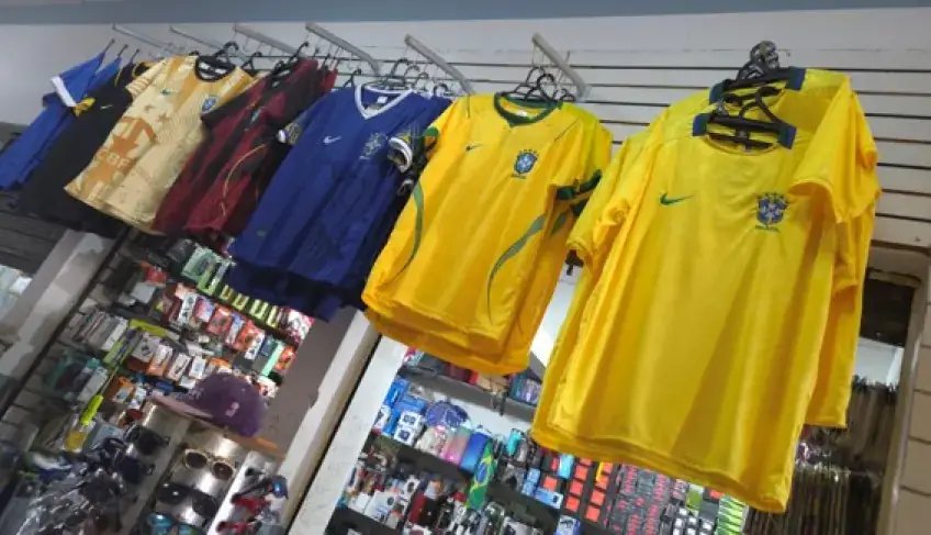 Camisas-Selecao-Brasileira-Vitrine-1_p24793_thumb_resized.jpg