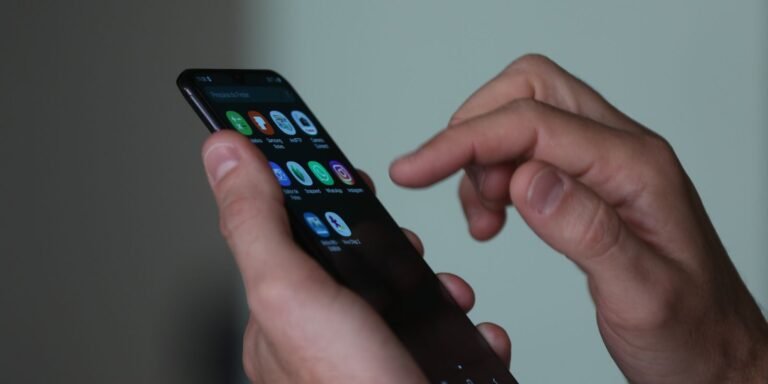 1783626250_uso_de_smartphone_e_celular050720211245.jpg