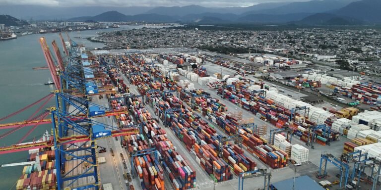 2026-07-03t180918z_1_lynxmpem6210k_rtroptp_4_usa-trump-tariffs-brazil.jpg